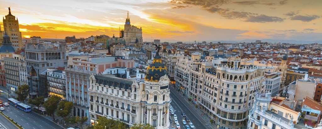 فندق مدريدفي  إن إتش زوربانو المظهر الخارجي الصورة